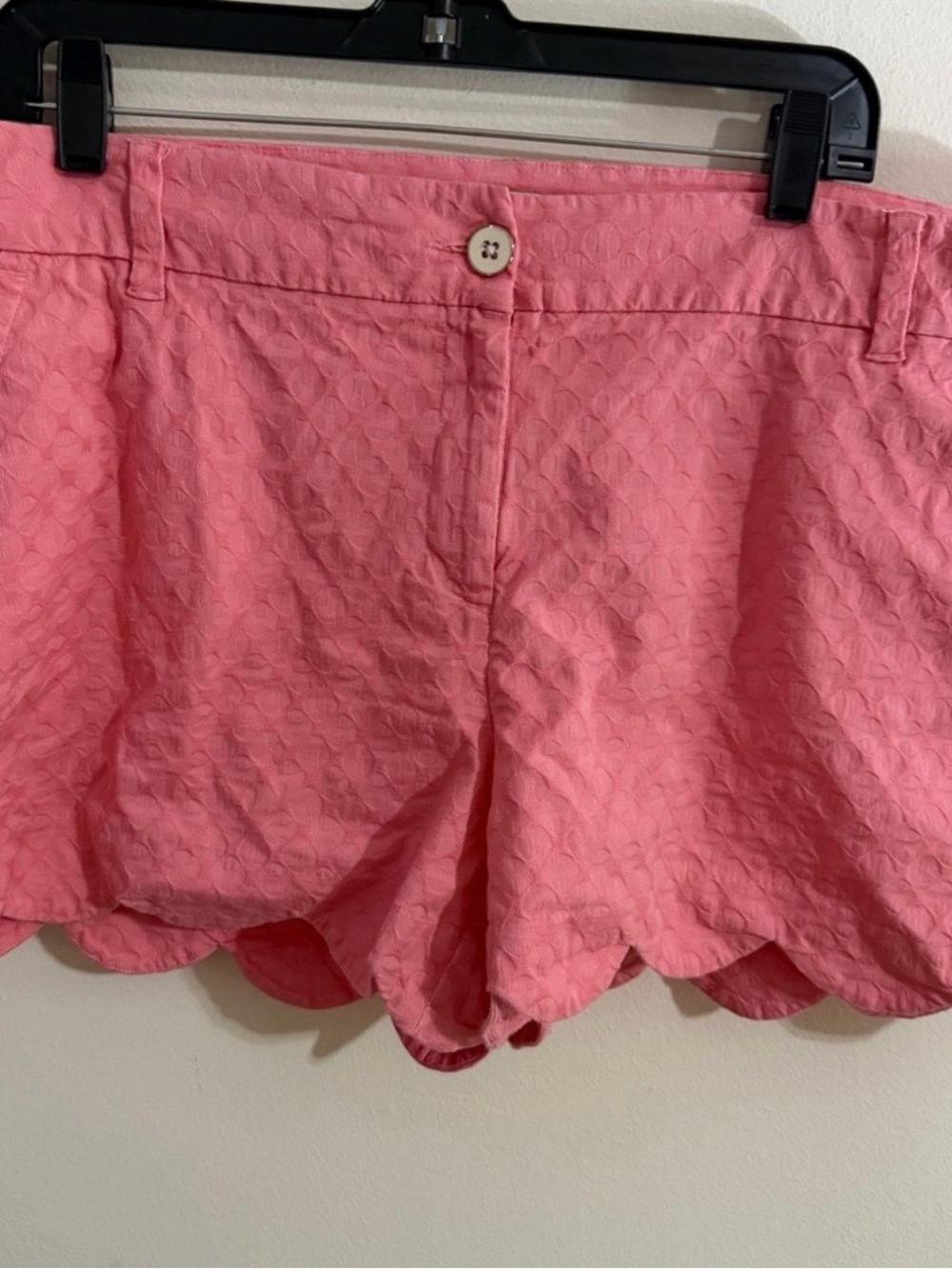 crown & ivy Size 16 Pink Scalloped High-Waist Shorts